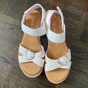 Sketchers Girls Miss Desert Kiss Hi - White Platform Sandals heart clasp sz 1